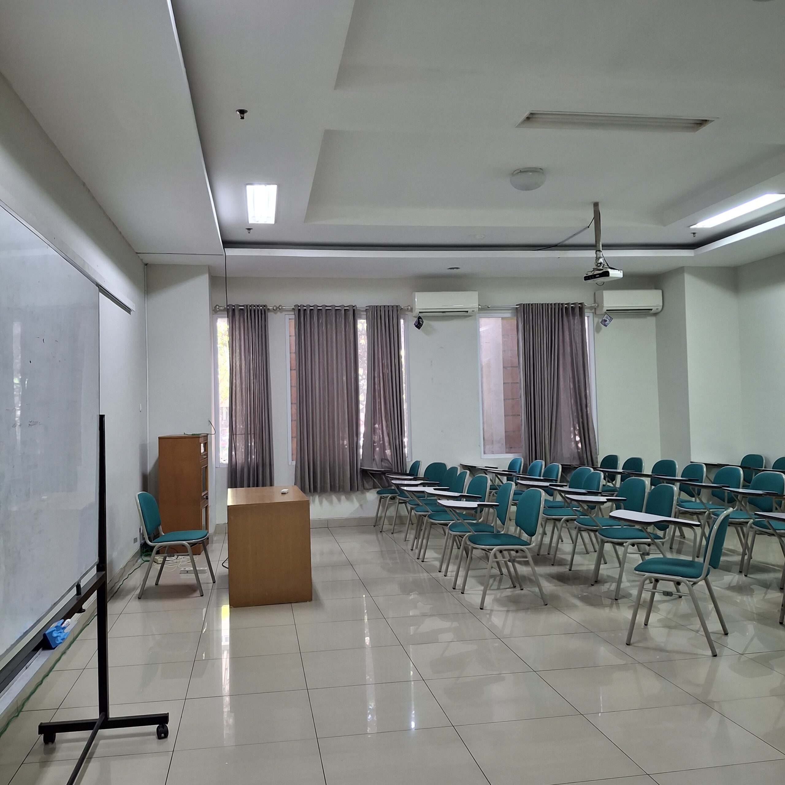 Ruang Hall
